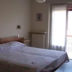 Carlo Hotel *