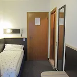 Carlo Hotel *