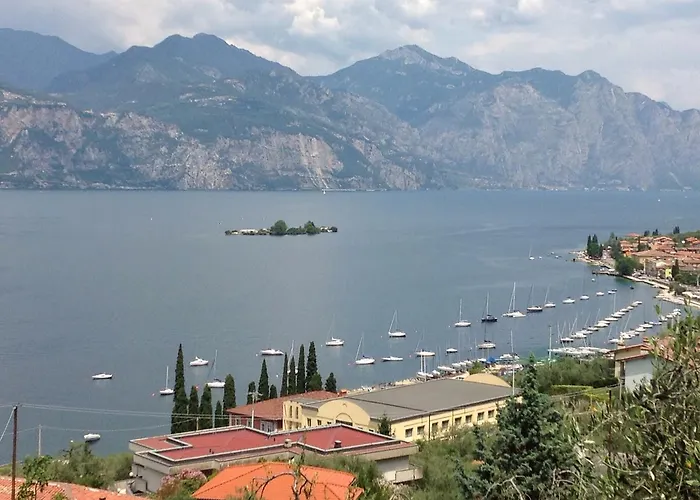 Carlo * 브렌조네 술 가르다