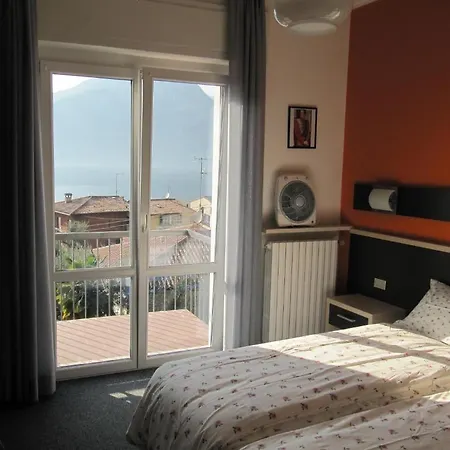 Carlo Hotel