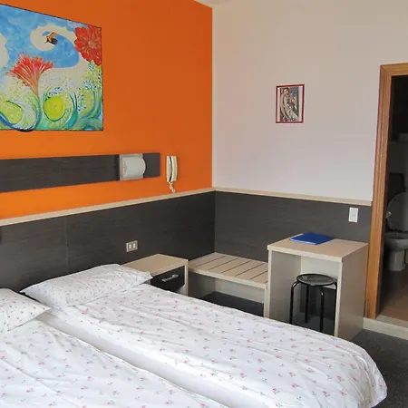 Hotel Carlo *