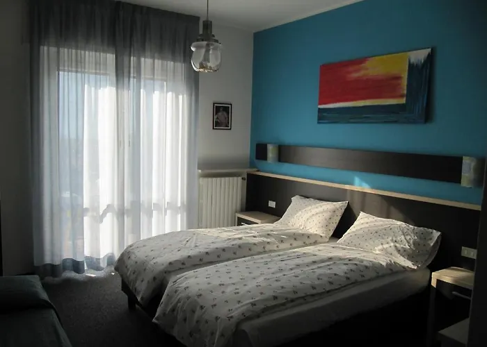 Carlo * 브렌조네 술 가르다