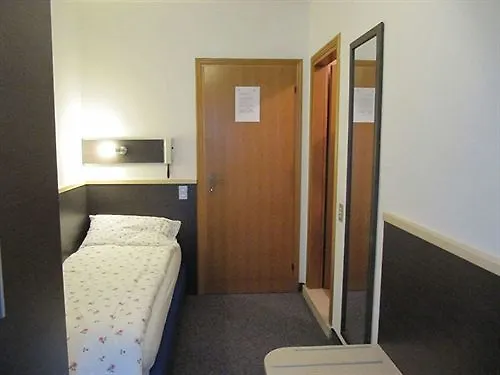 Carlo Otel *