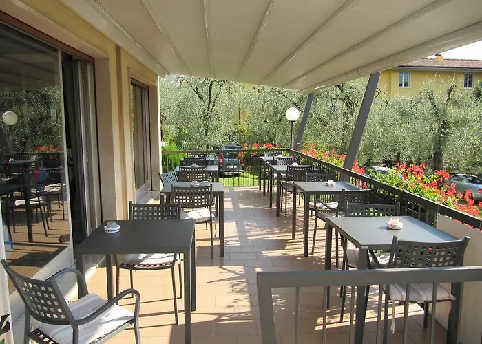 Otel Carlo *